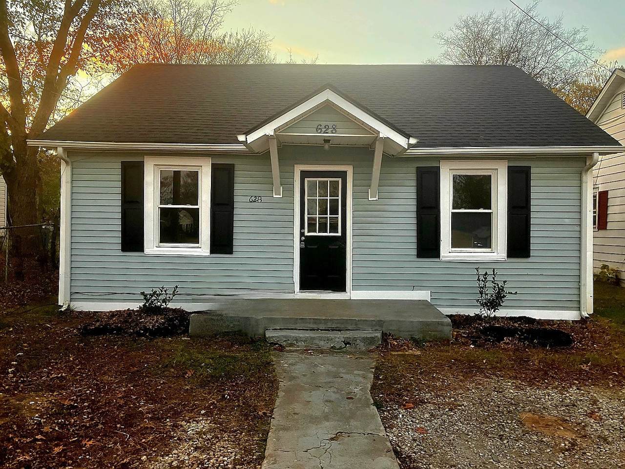 628 4th Ave - Photo 1