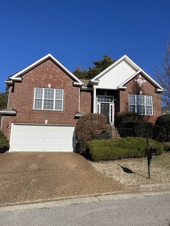 100 Autumn Oaks Ct - Photo 1