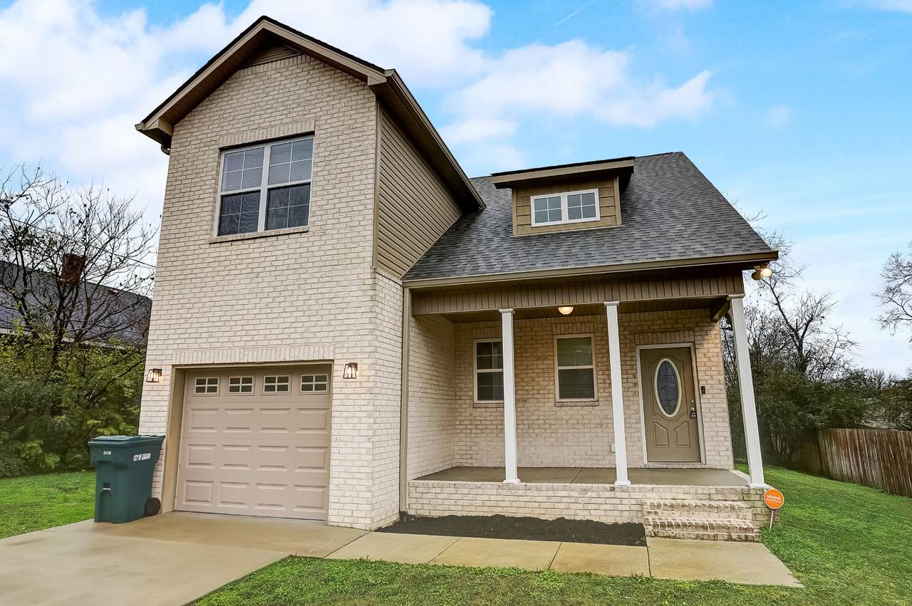 324 Sycamore St - Photo 1