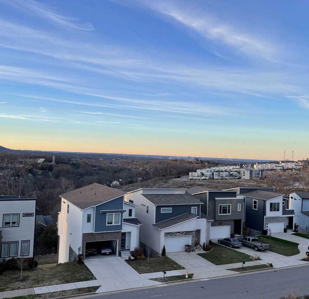 1749 Boxwood Dr - Photo 1