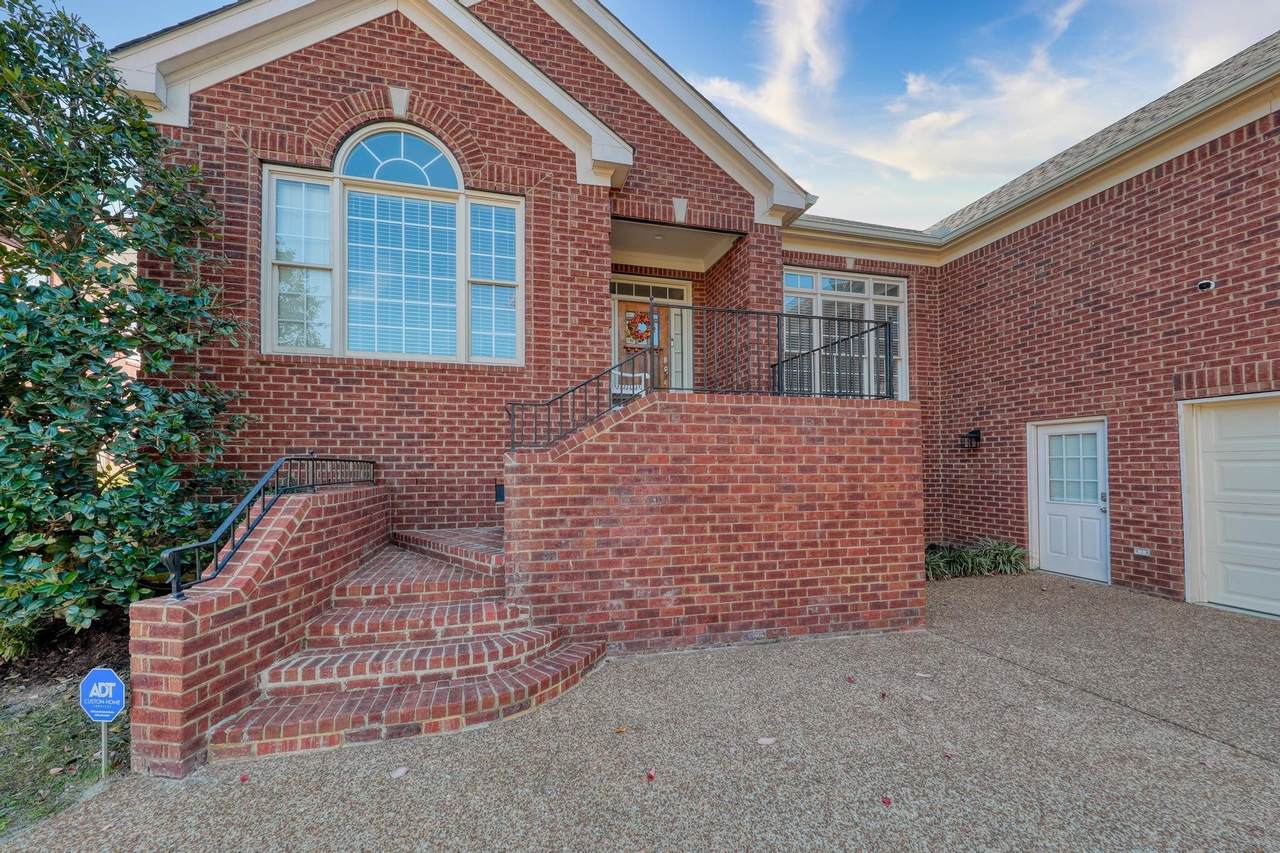 103 Tiffany Ct - Photo 1