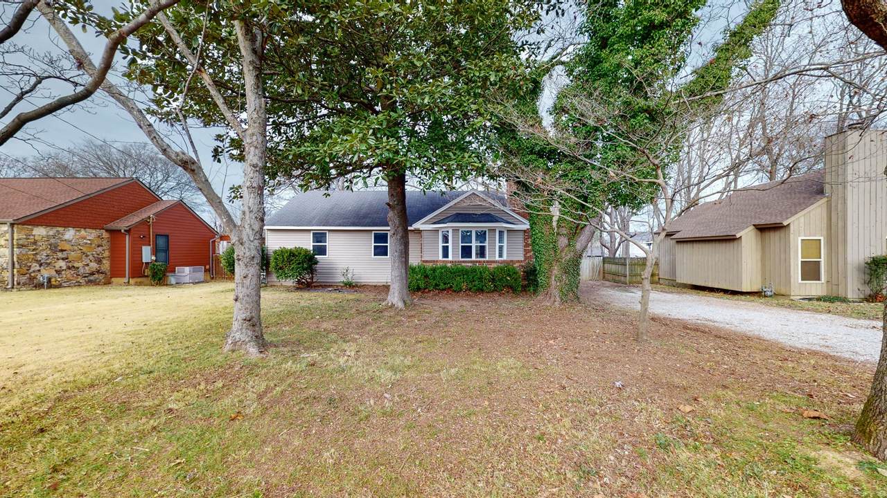 641 Dutchmans Dr - Photo 1