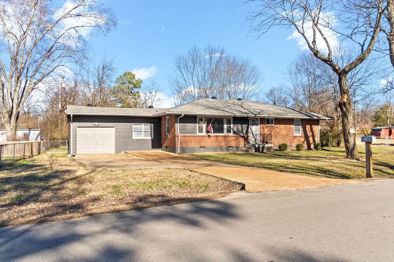207 Park Ln - Photo 1