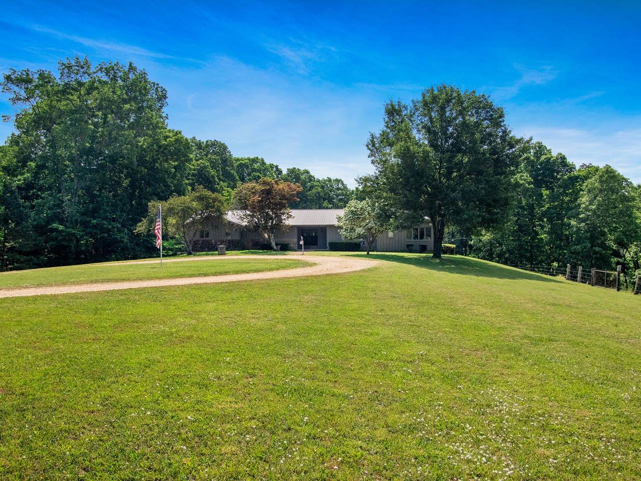 2993 Hobbitshire Dr - Photo 1
