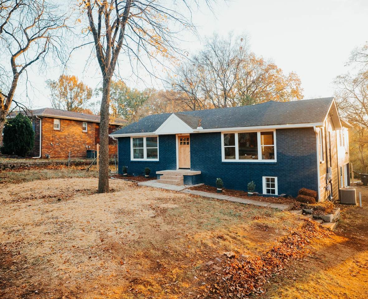621 Westboro Dr - Photo 1
