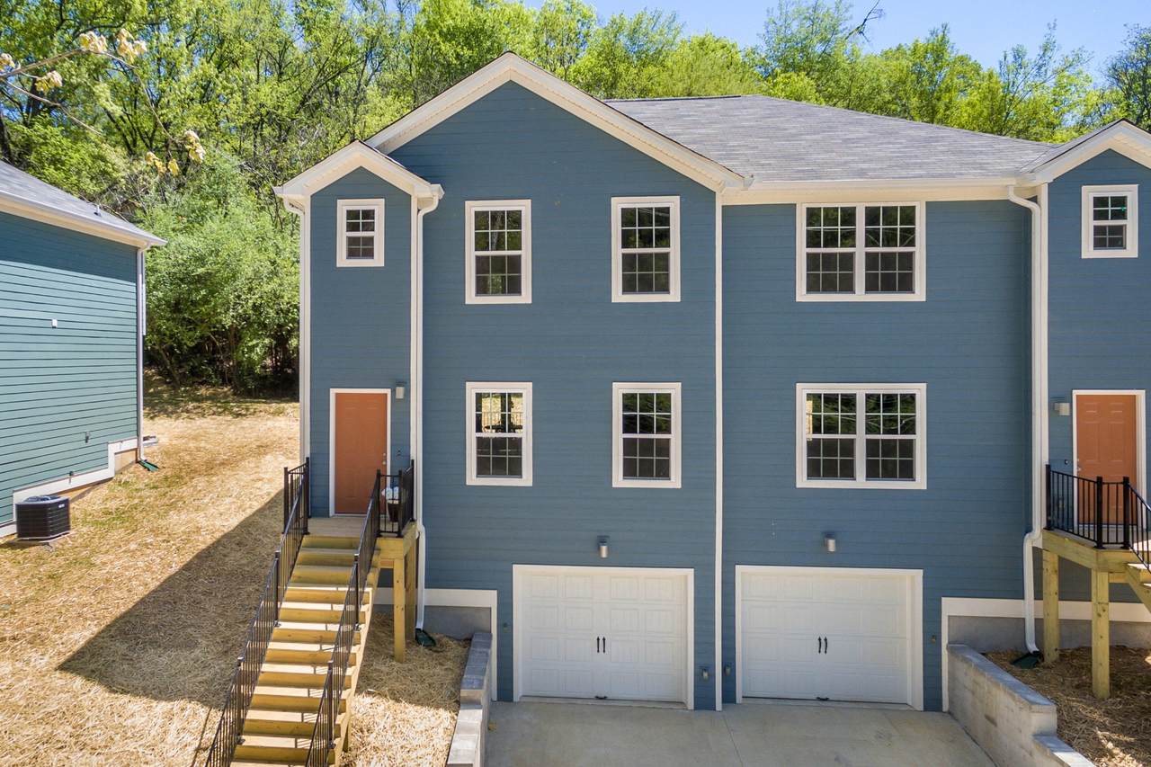 1054 Elmwood Dr - Photo 1