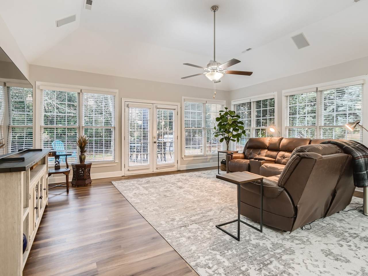 1747 Ethan Ln - Photo 1