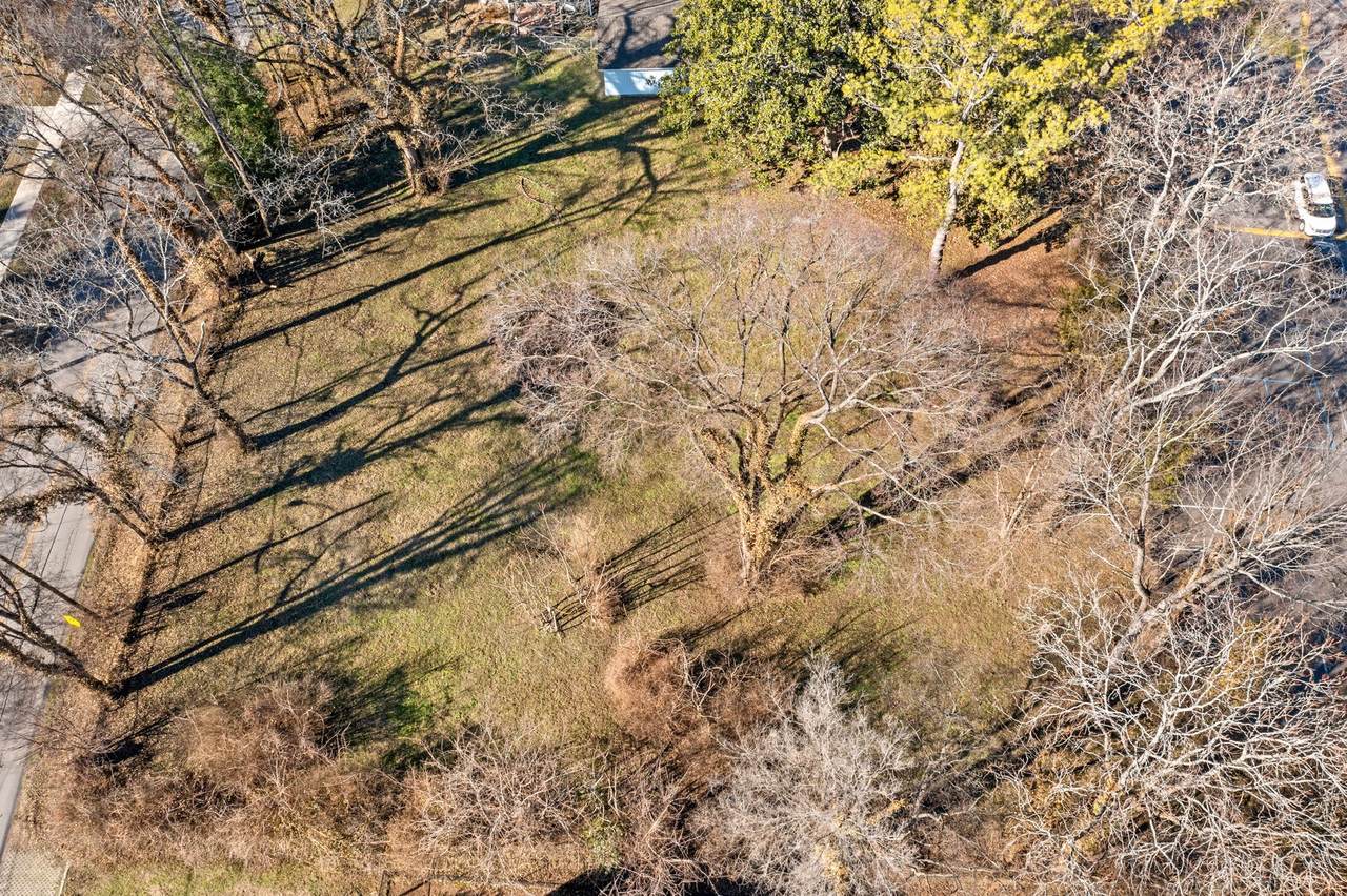 1112 Caldwell Ln - Photo 1