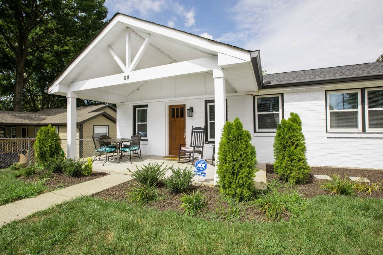 1218 Montgomery Ave - Photo 1
