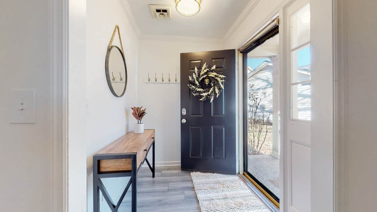 601 Brentwood Pt - Photo 1