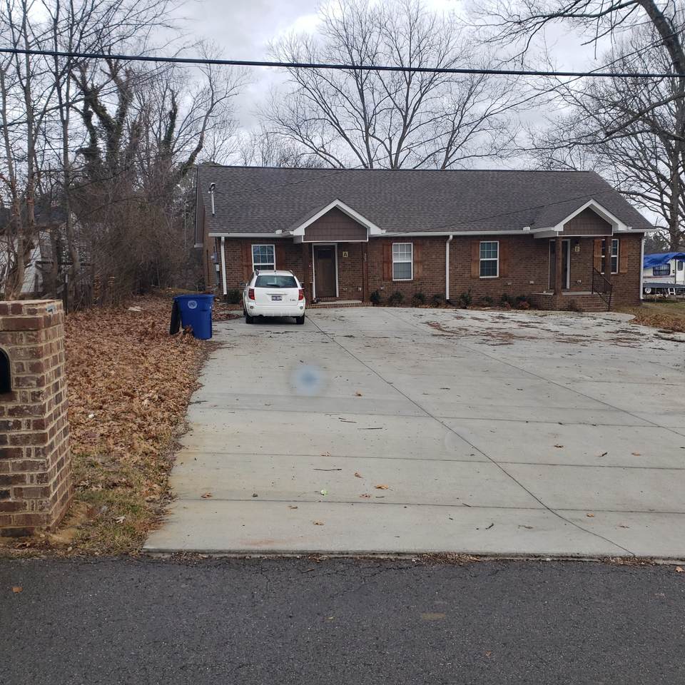 905 Woodland Ave - Photo 1