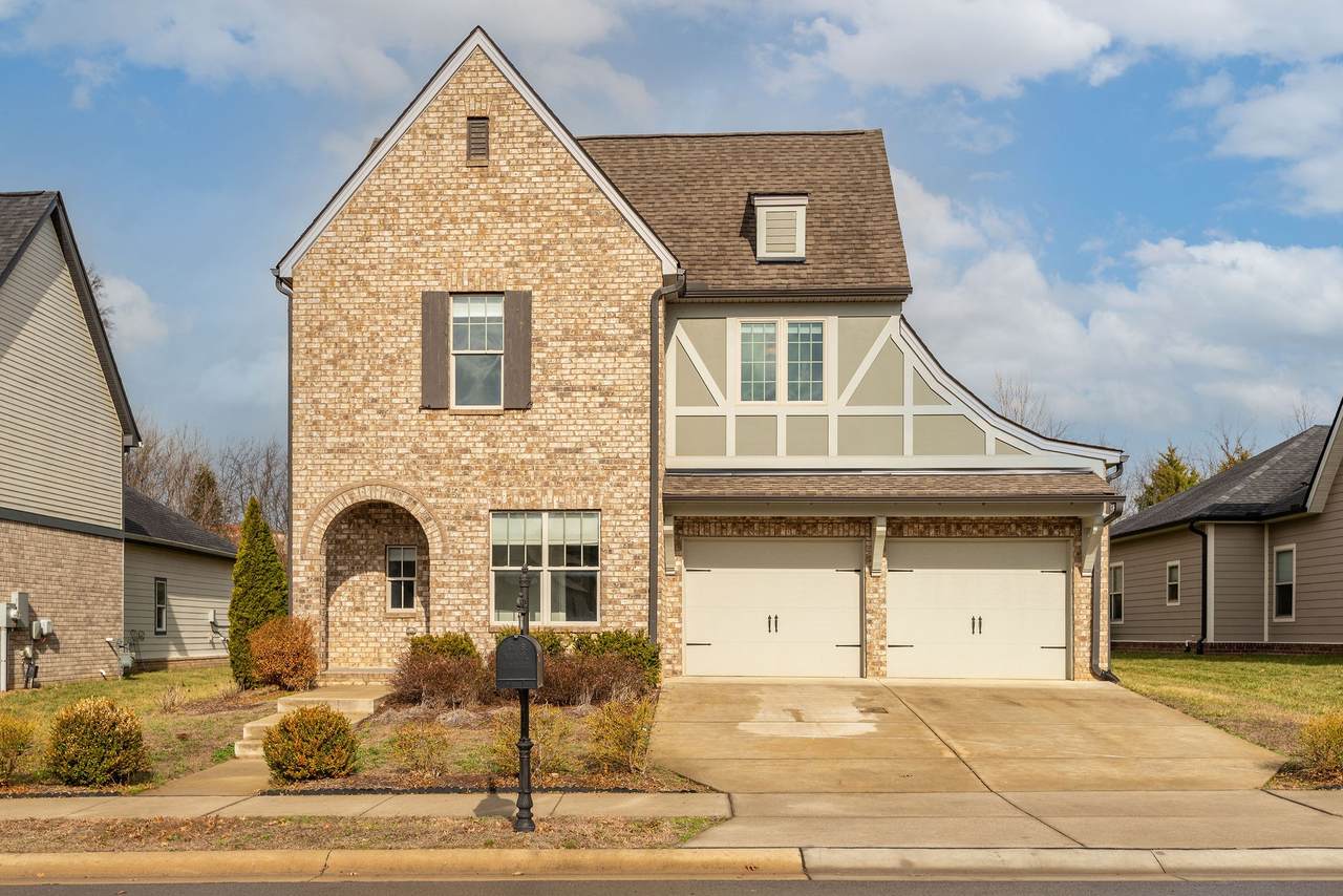 615 Sire Ave - Photo 1