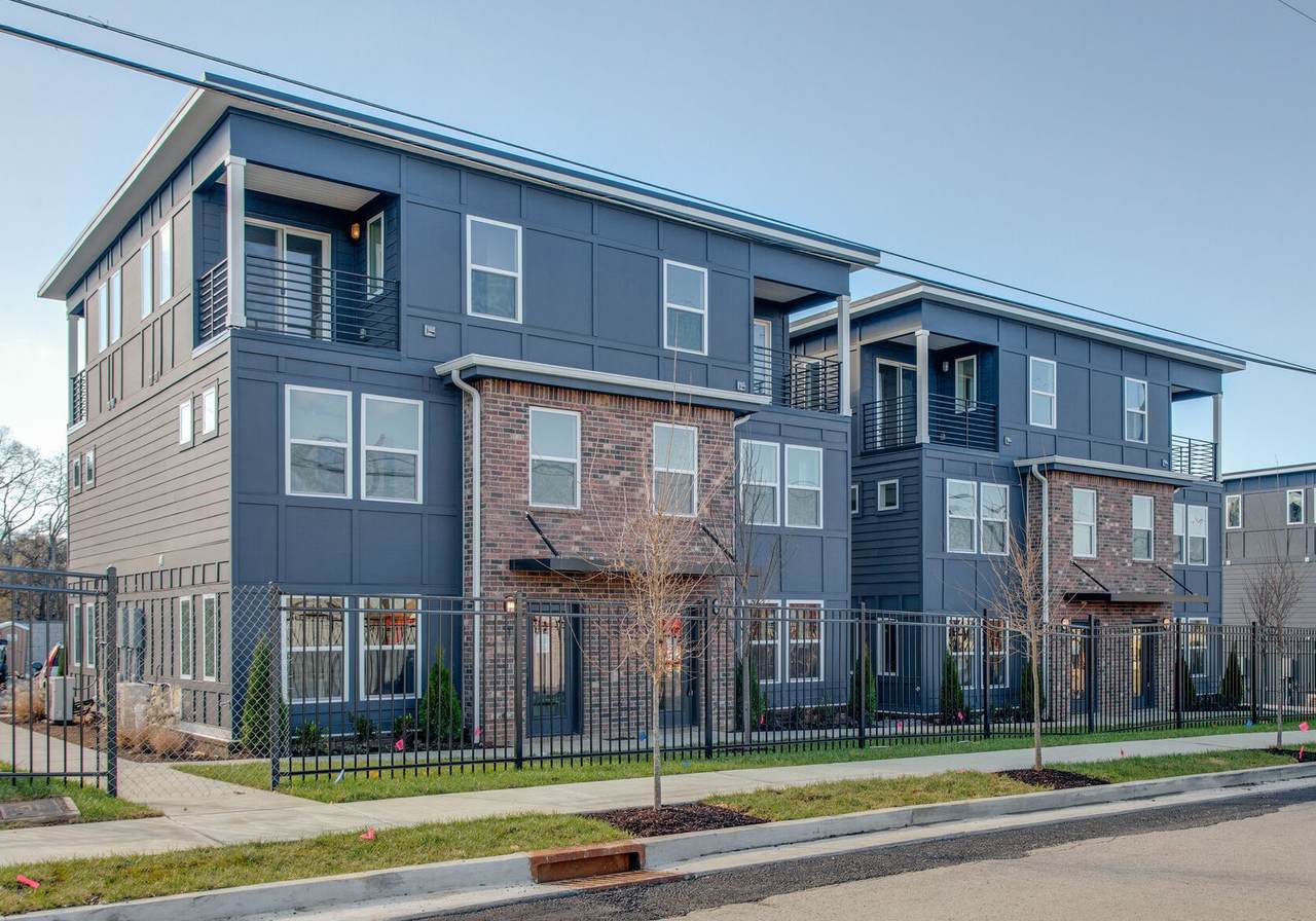 102 Duke St - Photo 1