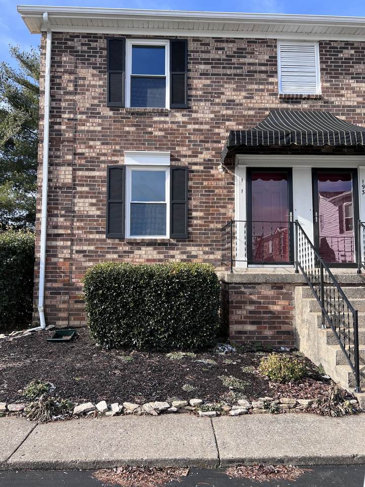 191 Edgewood Dr - Photo 1