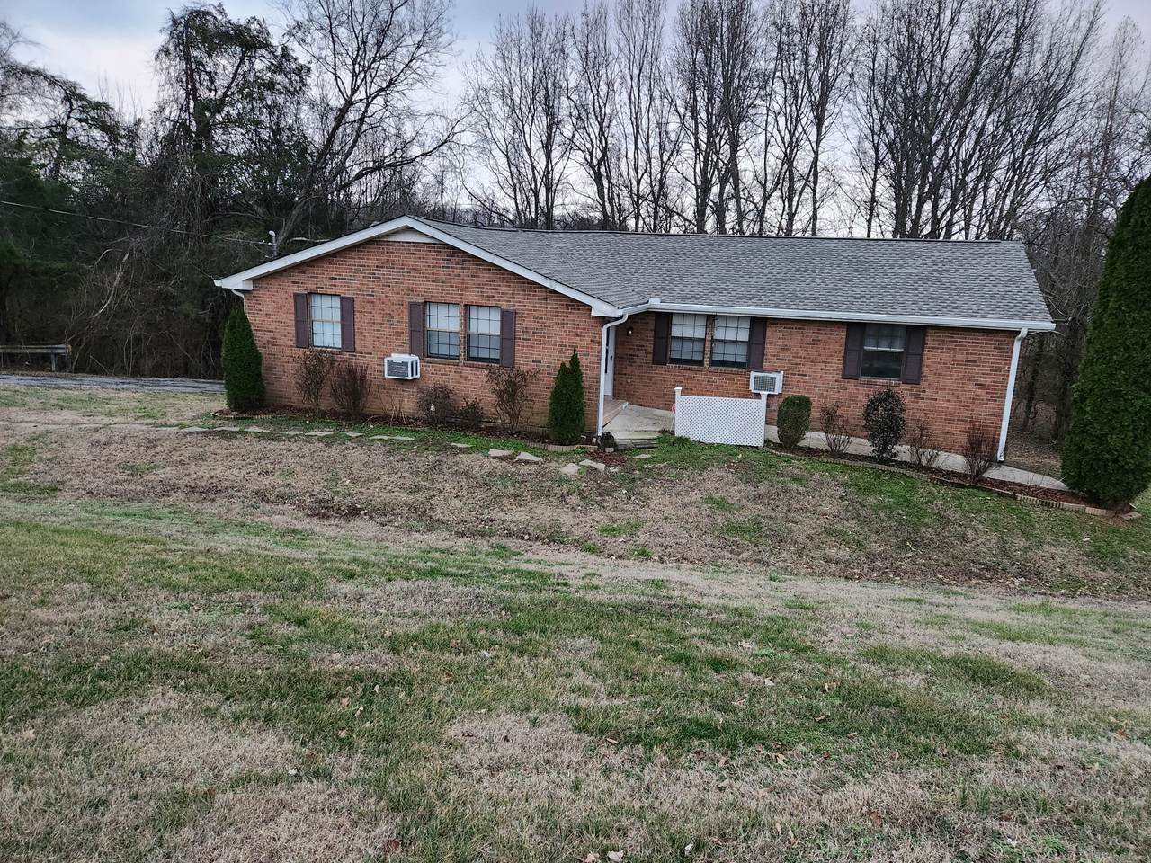 698 Frankfort Dr - Photo 1