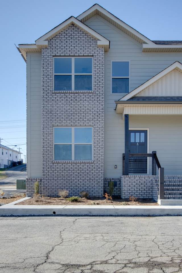 404 S College St - Photo 1