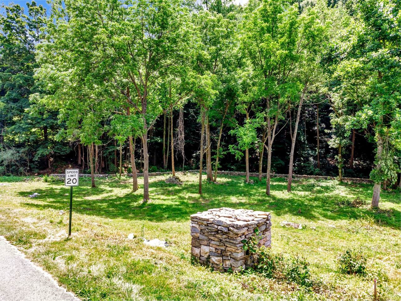 120 Cove St - Photo 1