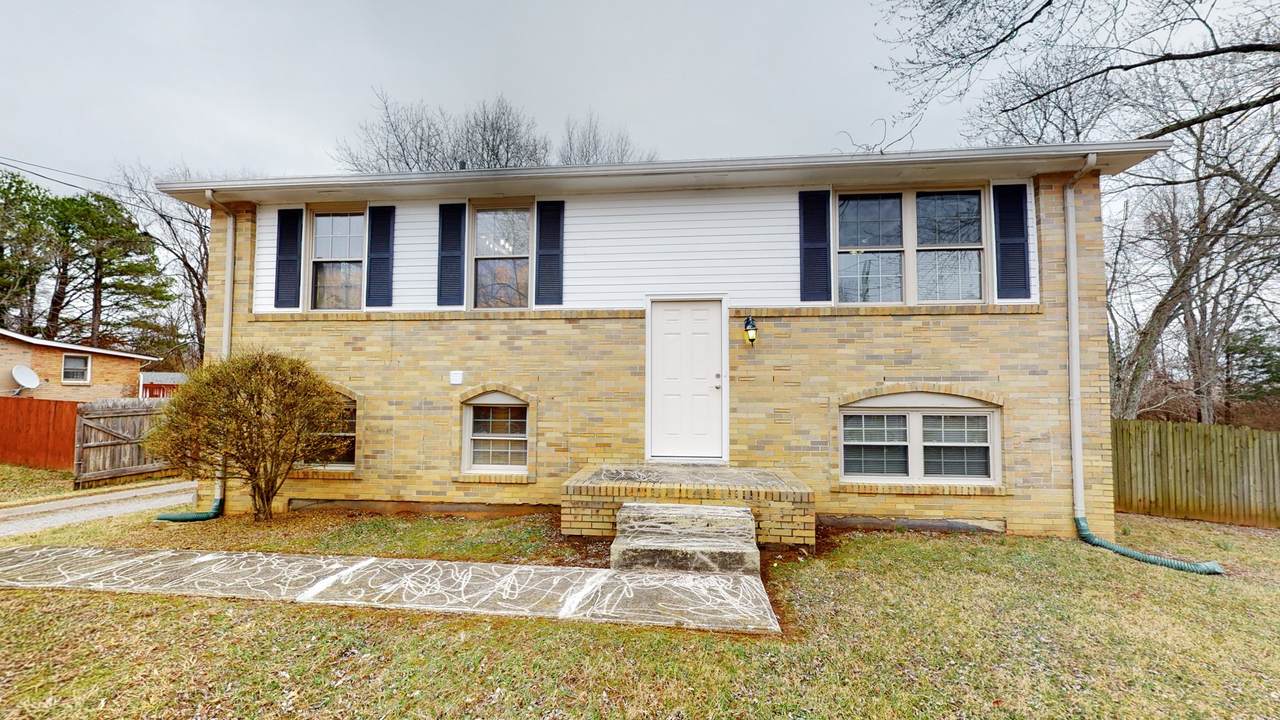 1934 S Rutherford Blvd - Photo 1