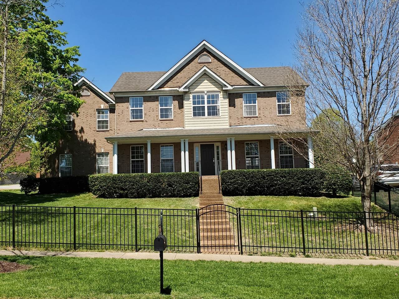 1722 Liberty Pike - Photo 1