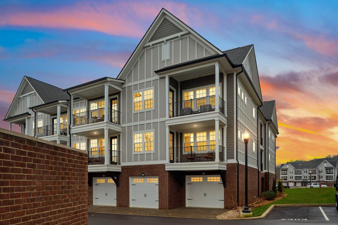 700 Vintage Green Ln - Photo 1