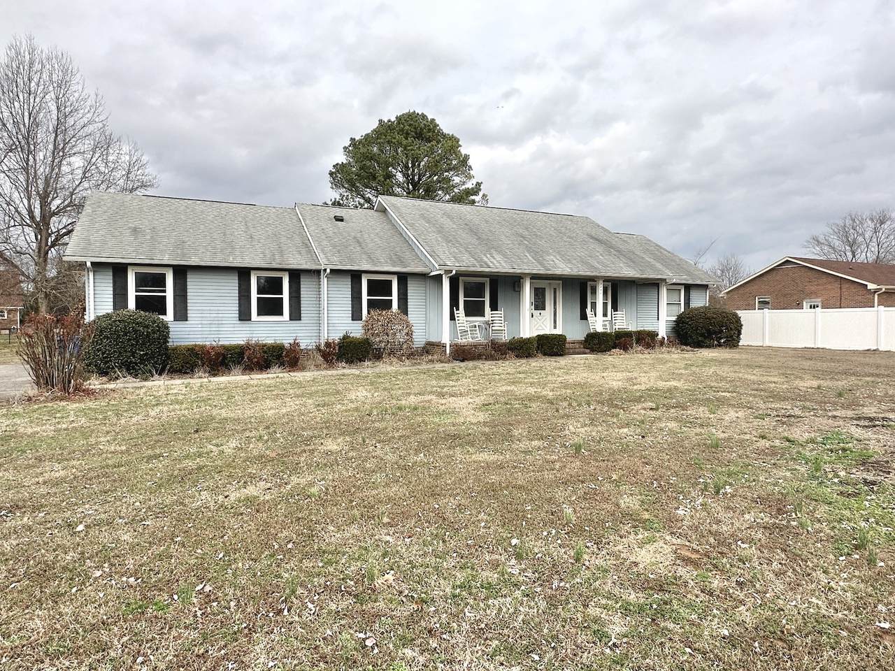 5050 Creekside Dr - Photo 1