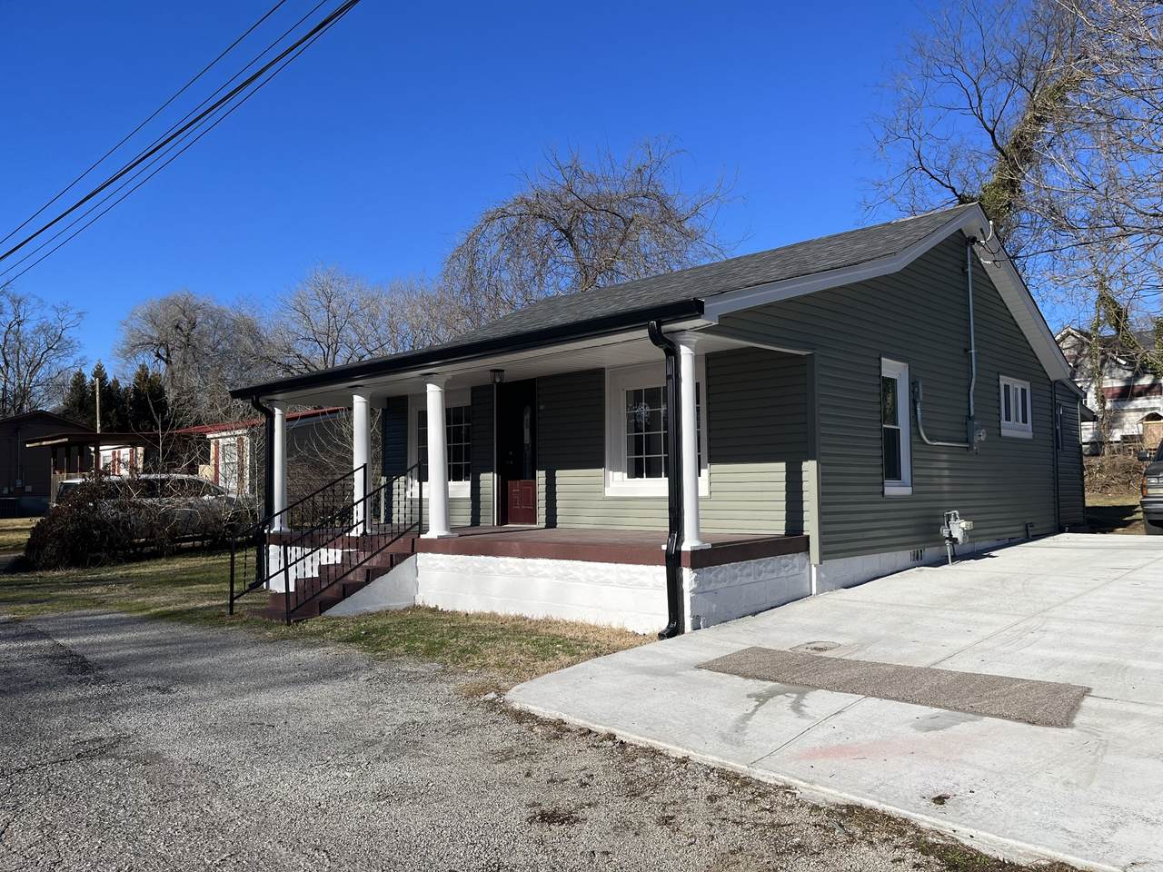 113 Brownlow St - Photo 1