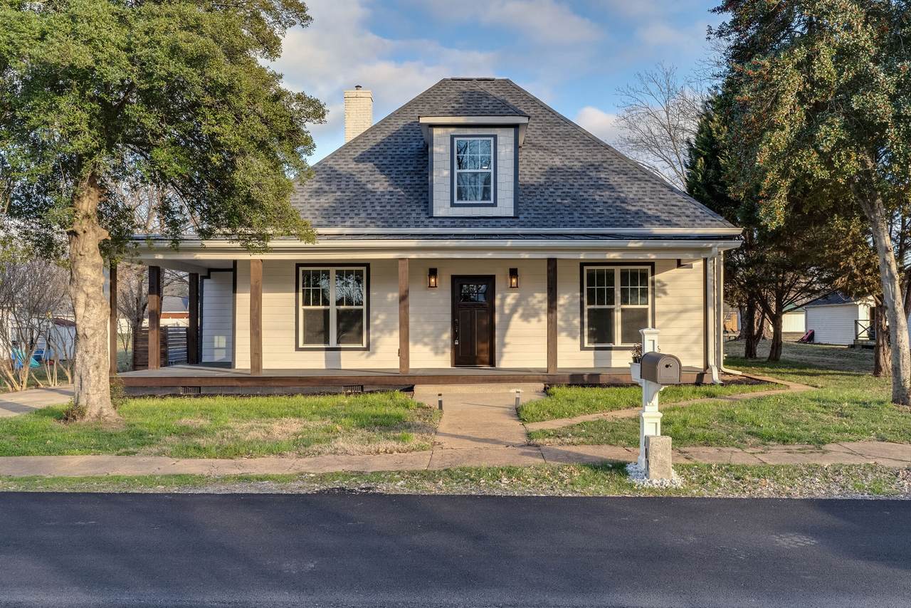 107 Portland Blvd - Photo 1
