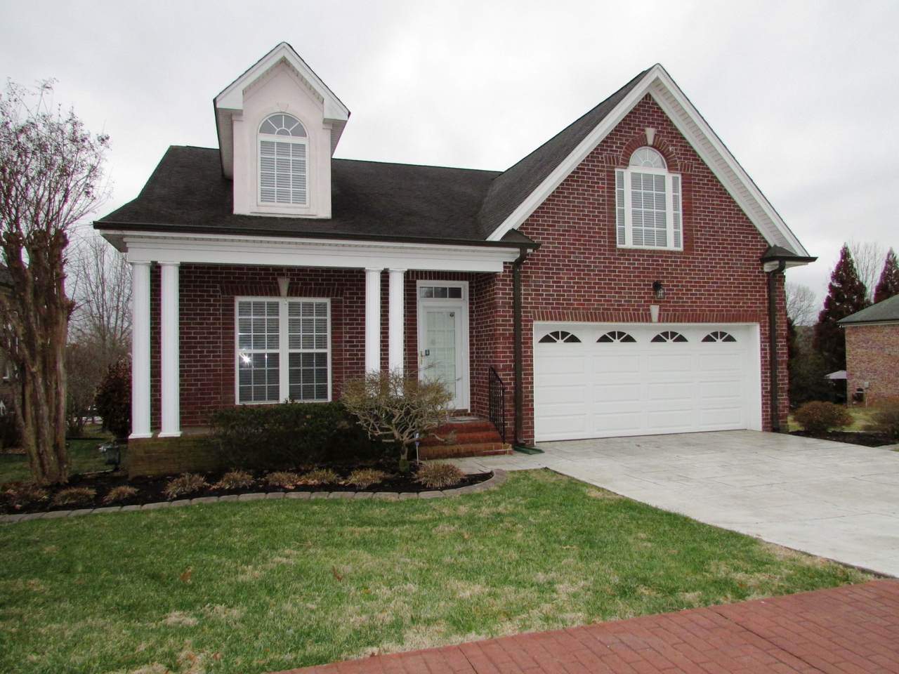 1083 Isaac Franklin Dr - Photo 1
