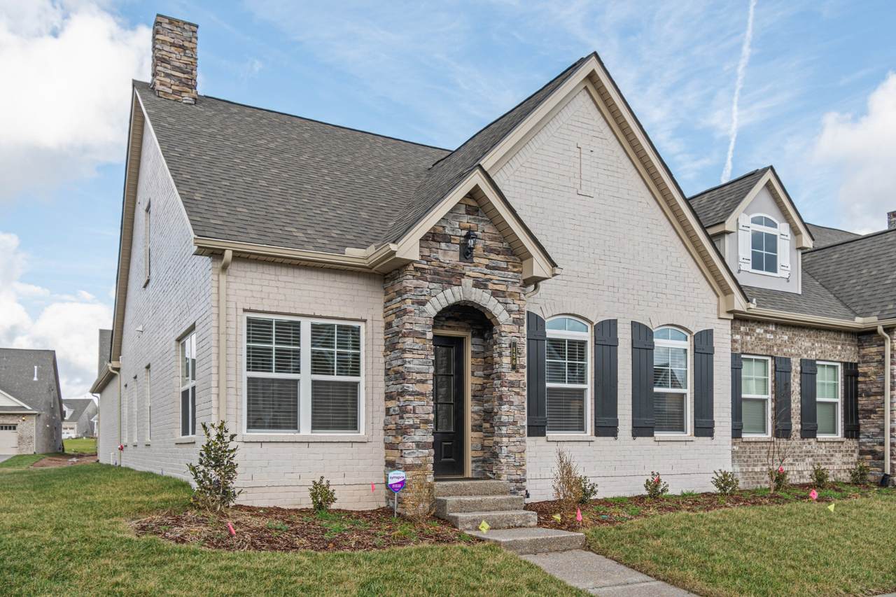 136 Calm Waters St - Photo 1