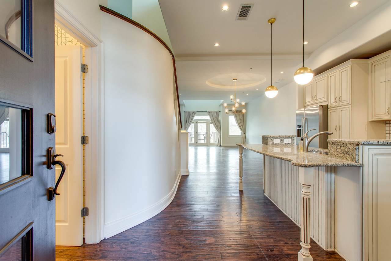 2905 Parthenon Ave - Photo 1