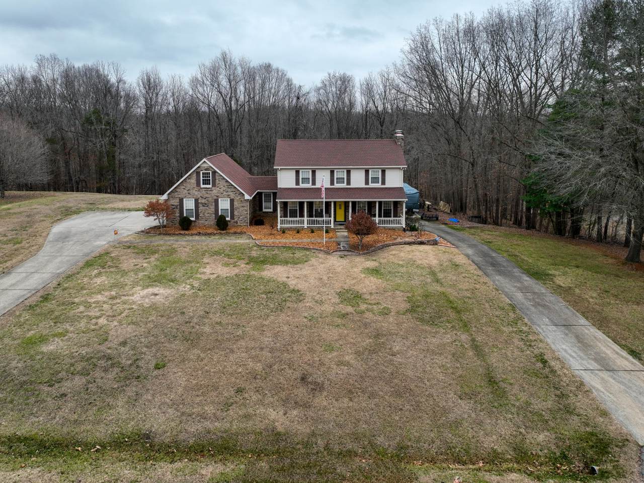 631 Cornwall Rd - Photo 1