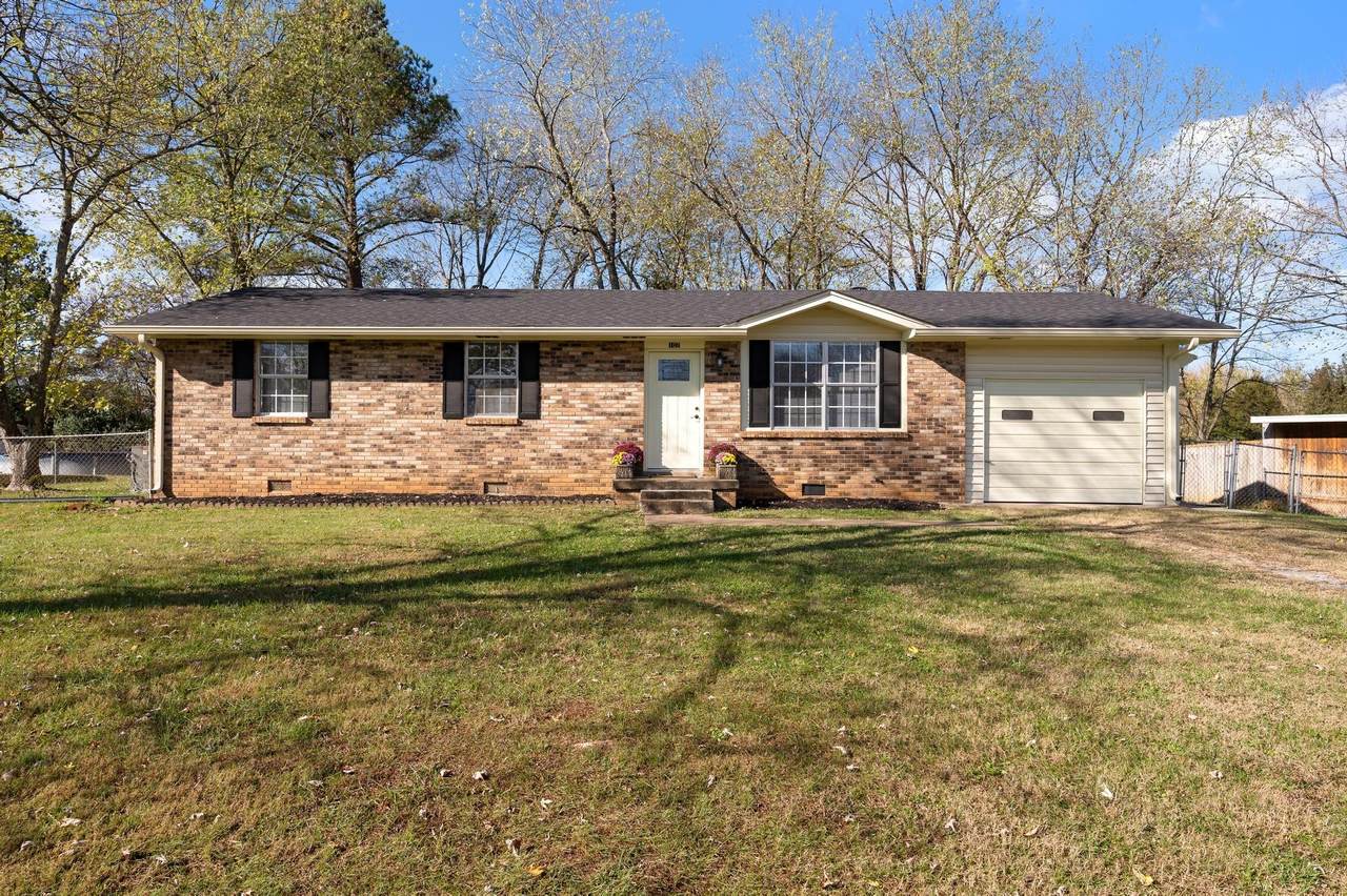 107 Elk Ave - Photo 1