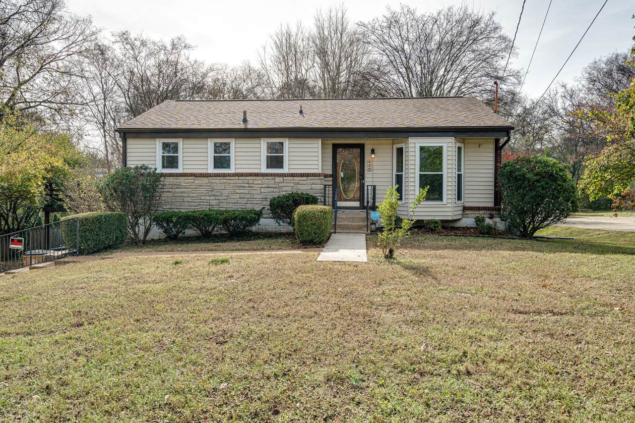 828 Lemont Dr - Photo 1