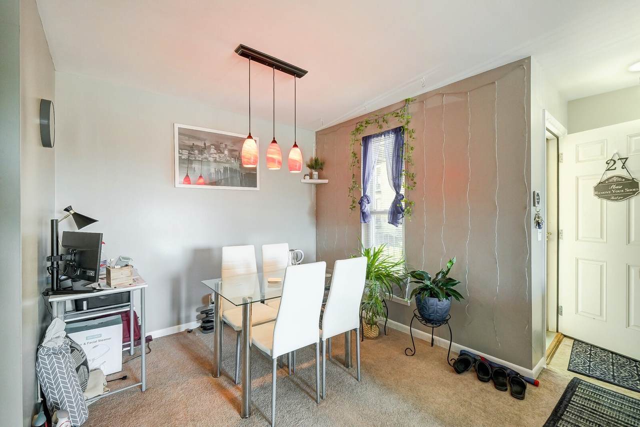 555 N Dupont Ave - Photo 1