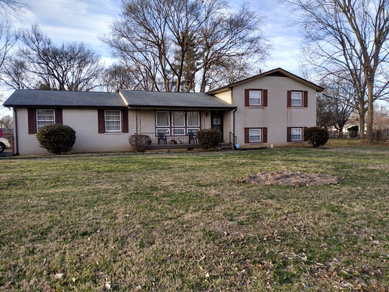 2300 Green Acres Dr - Photo 1