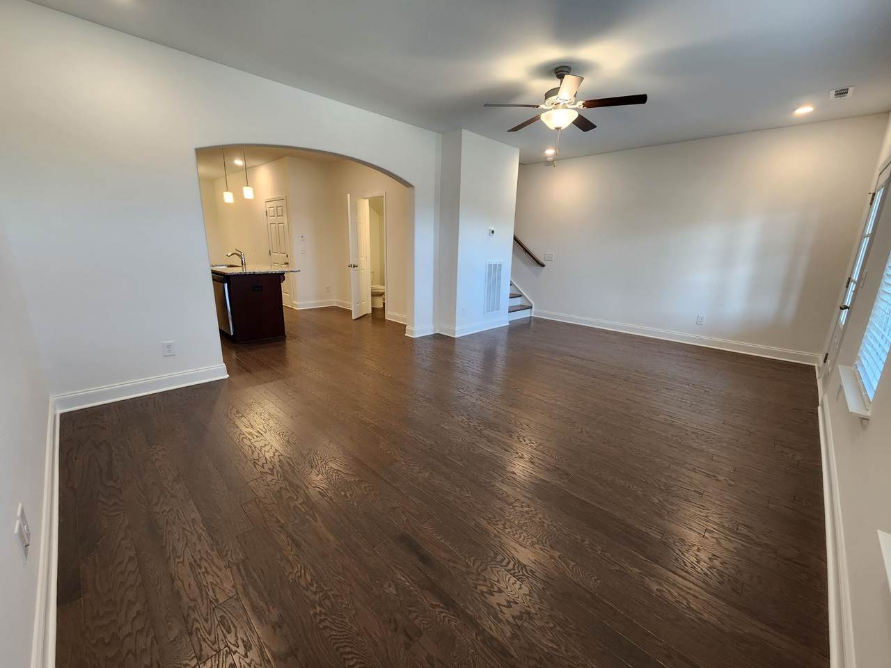 728 Hahn Ct - Photo 1