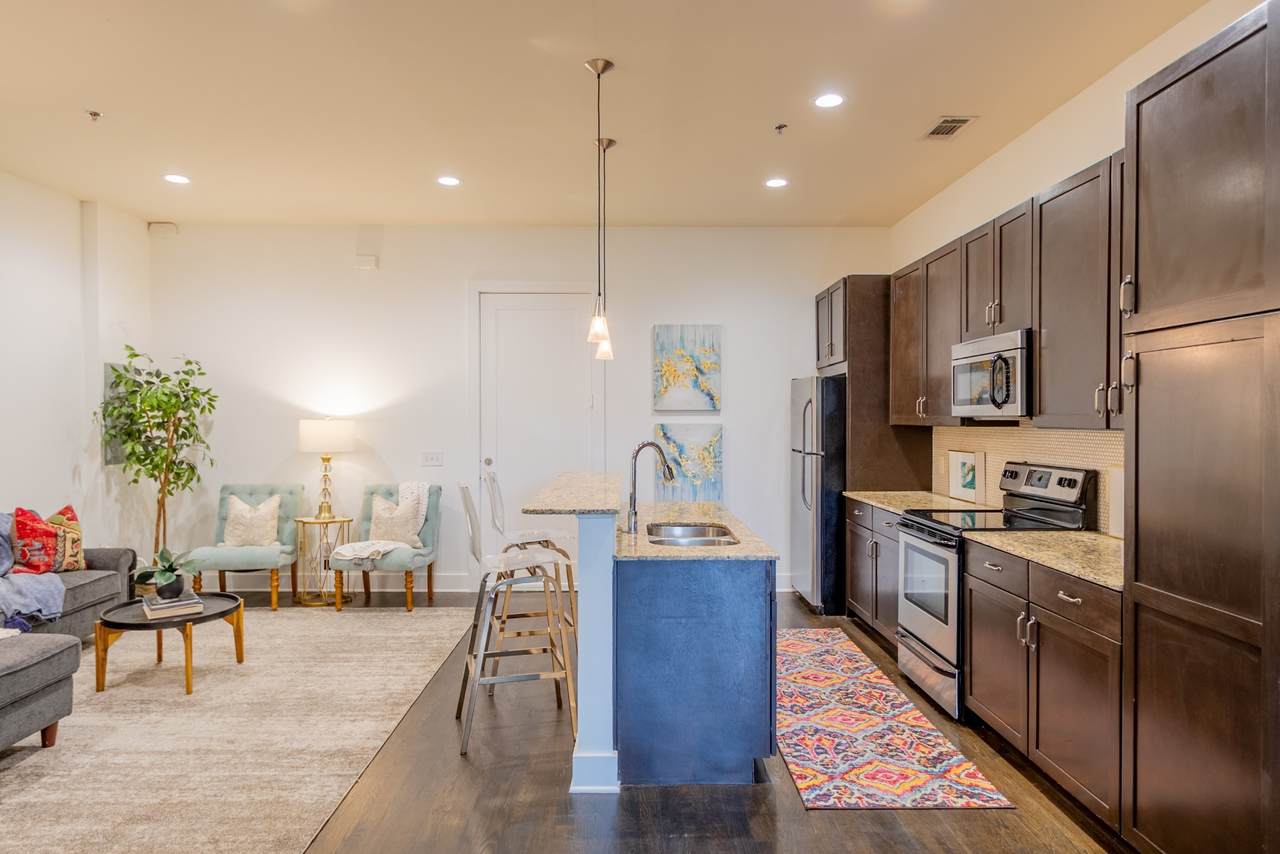 210 30th Ave - Photo 1