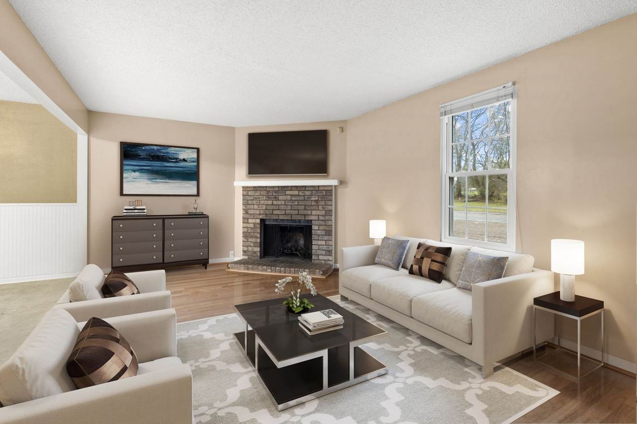 1123 Apple Valley Rd - Photo 1