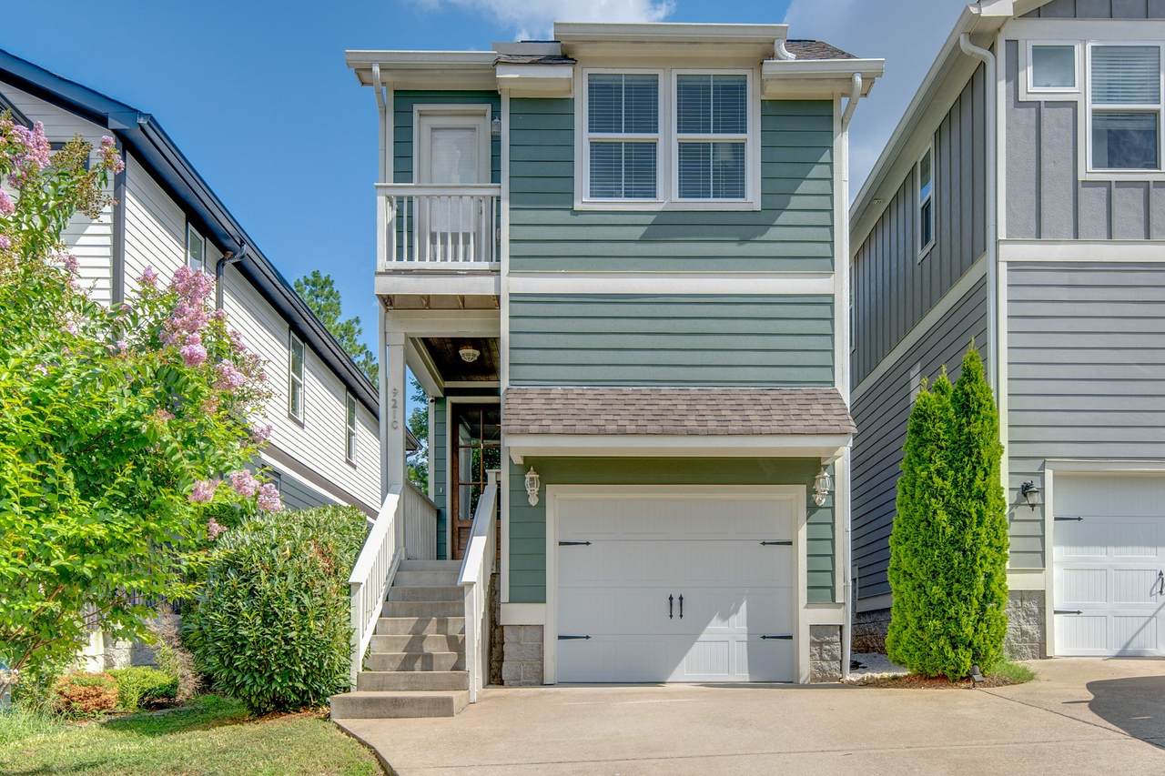 921C Thomas Ave - Photo 1