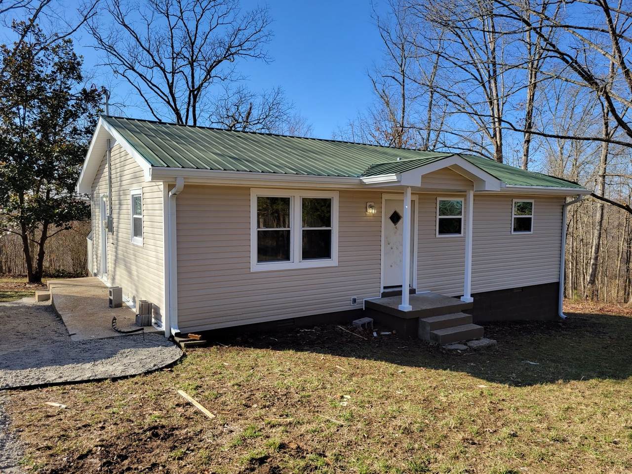 135 Wells St - Photo 1
