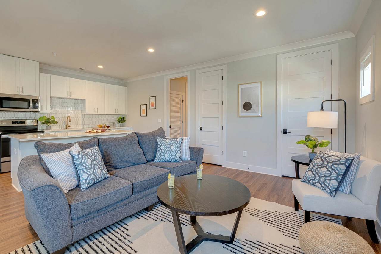 805B Bradford Ave - Photo 1