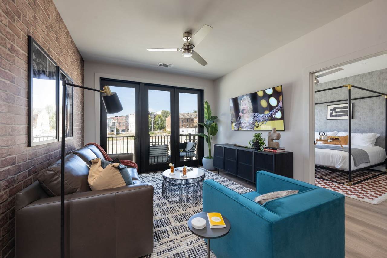 303 31st Ave - Photo 1