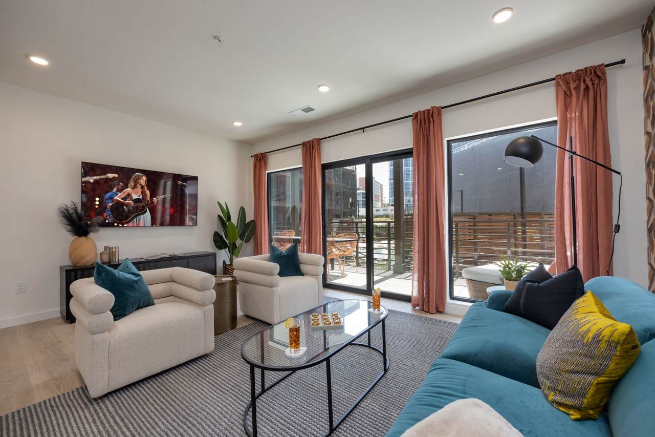 635 7th Ave - Photo 1