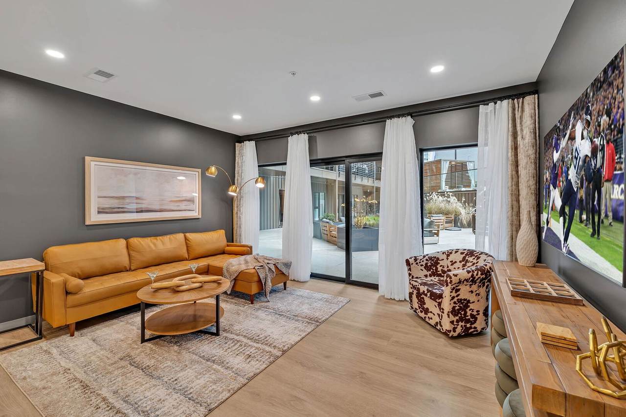 635 7th Ave - Photo 1