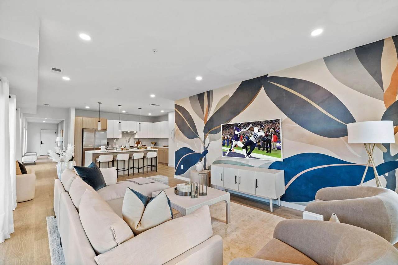 635 7th Ave - Photo 1