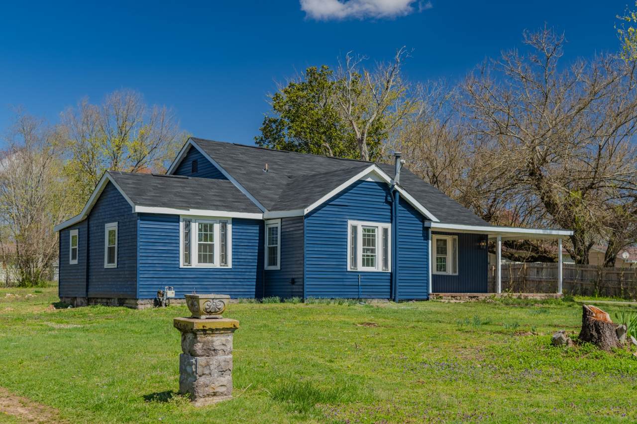 633 Smith Ave - Photo 1