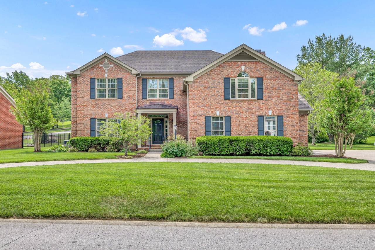 903 Park Ln - Photo 1