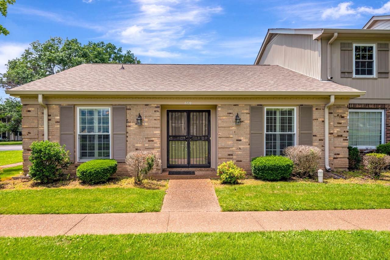 600 Plantation Ct - Photo 1