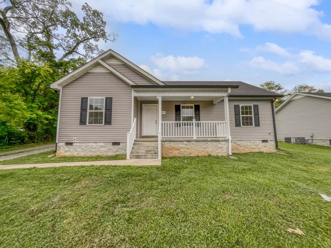 626 5th Ave - Photo 1