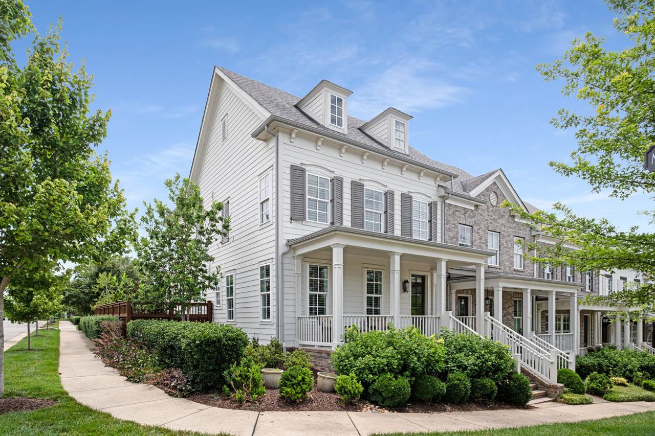 407 Courfield Dr - Photo 1